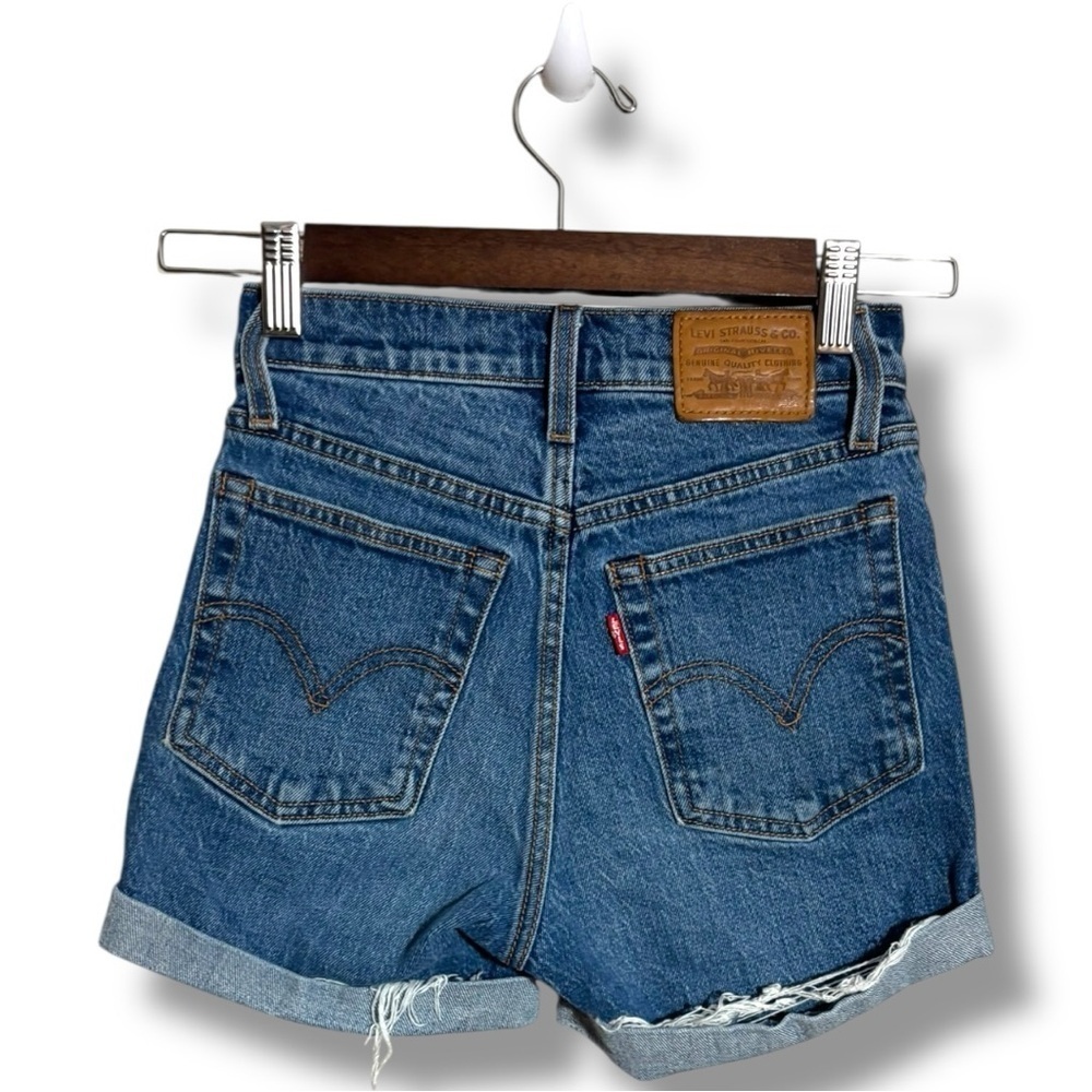 Levi’s Premium Stylish Medium Blue Denim “Wedgie Short” Button Down Front Shorts - Picture 9 of 15